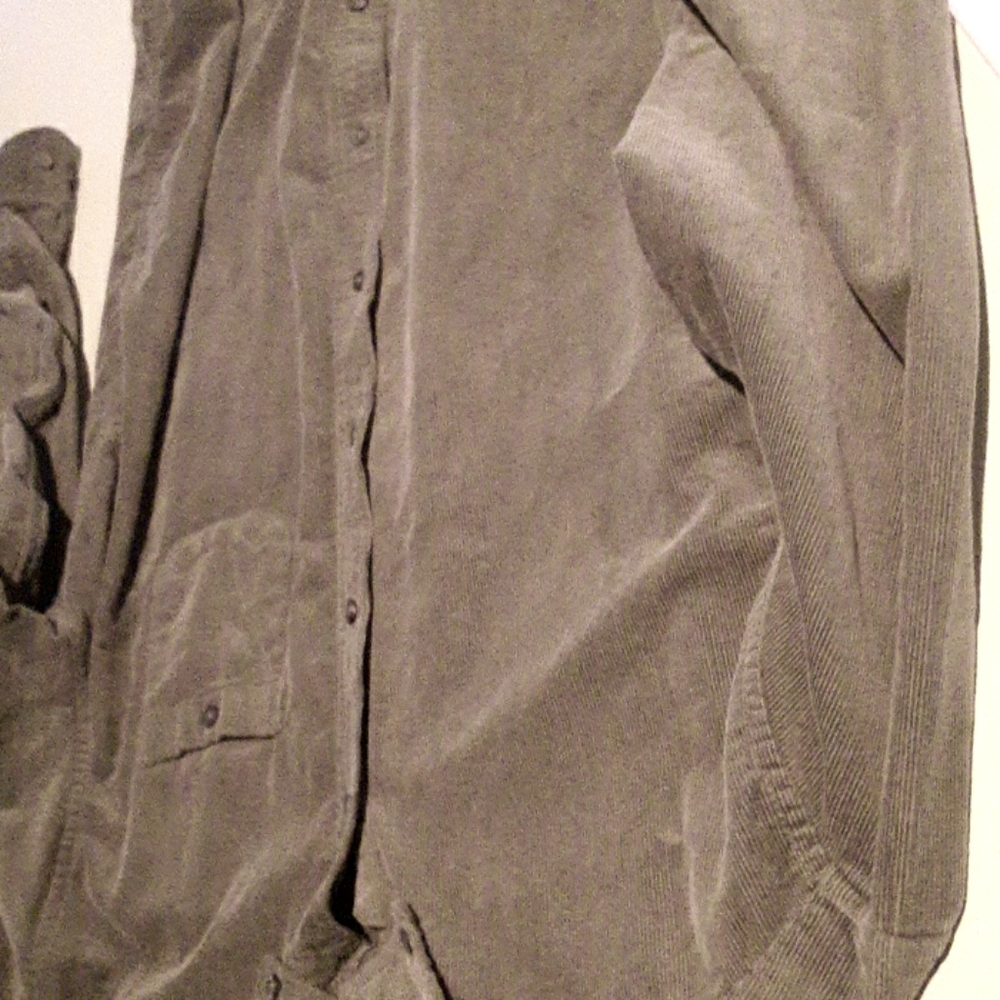 Green cotton shirt with top pocket
